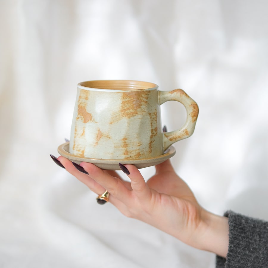 "Fleur" Mugs with Saucers